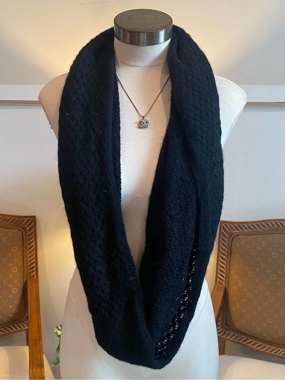 Black Cashmere Knit Infinity Scarf
